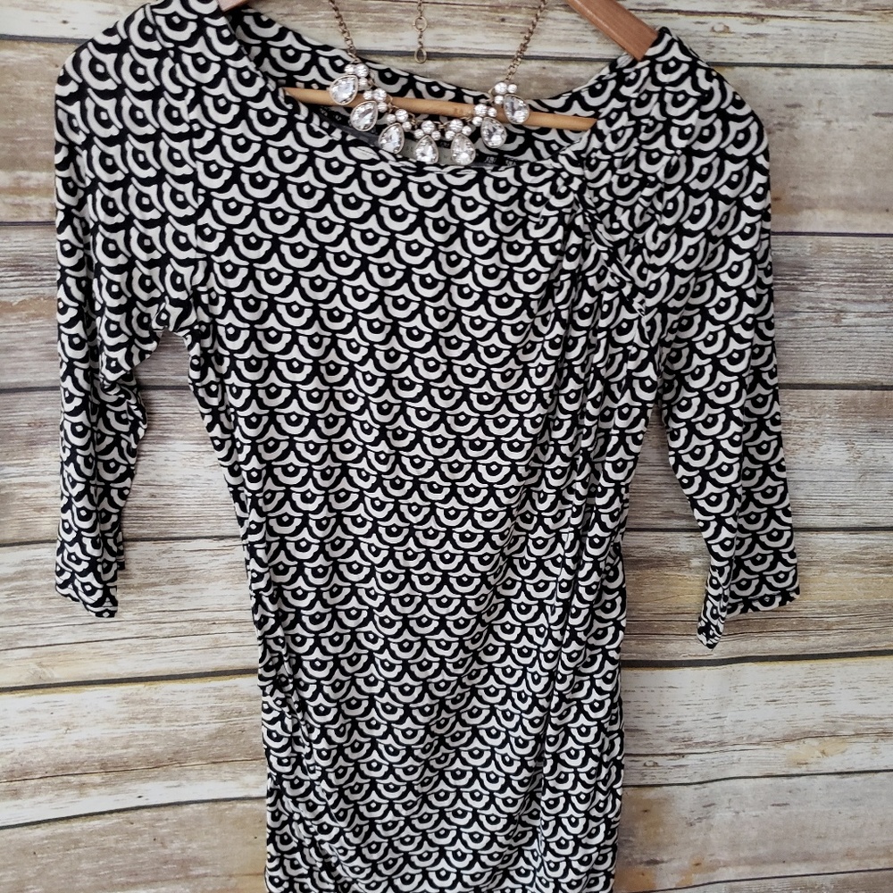 A pea in a pod maternity shirt